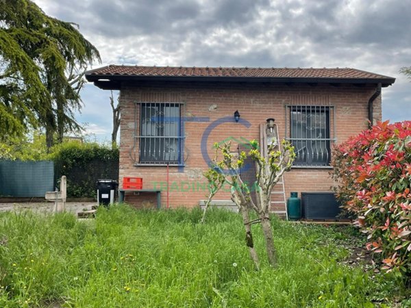 casa indipendente in vendita a Borgonovo Val Tidone