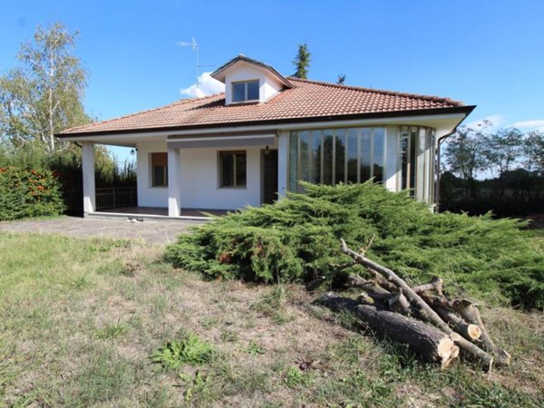 casa indipendente in vendita a Borgonovo Val Tidone