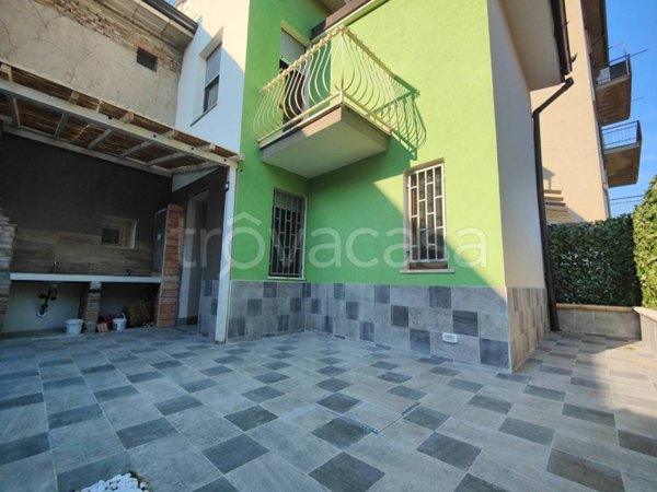 casa indipendente in vendita a Borgonovo Val Tidone