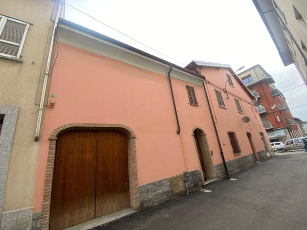casa indipendente in vendita a Borgonovo Val Tidone