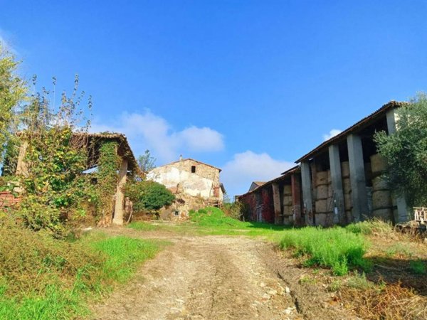 casa indipendente in vendita a Borgonovo Val Tidone in zona Corano
