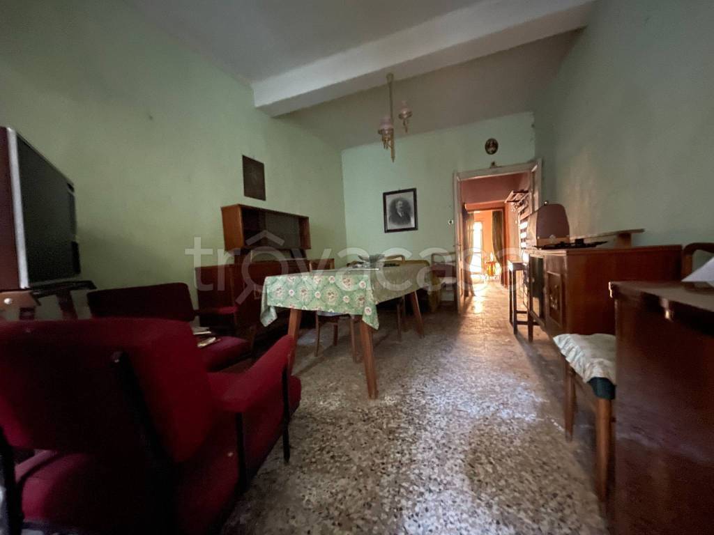 casa indipendente in vendita a Borgonovo Val Tidone