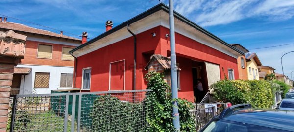 casa indipendente in vendita a Borgonovo Val Tidone