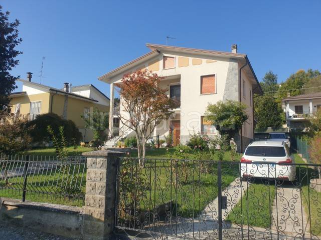 casa indipendente in vendita a Borgonovo Val Tidone