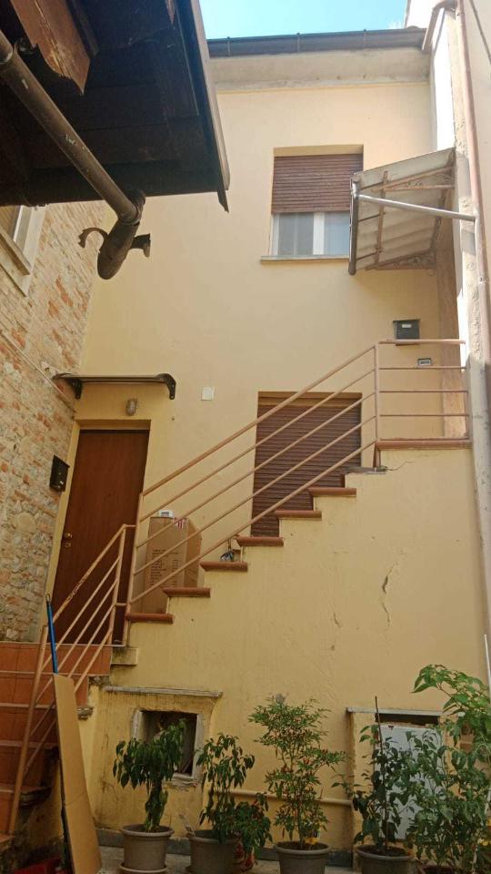 casa indipendente in vendita a Borgonovo Val Tidone in zona Mottaziana