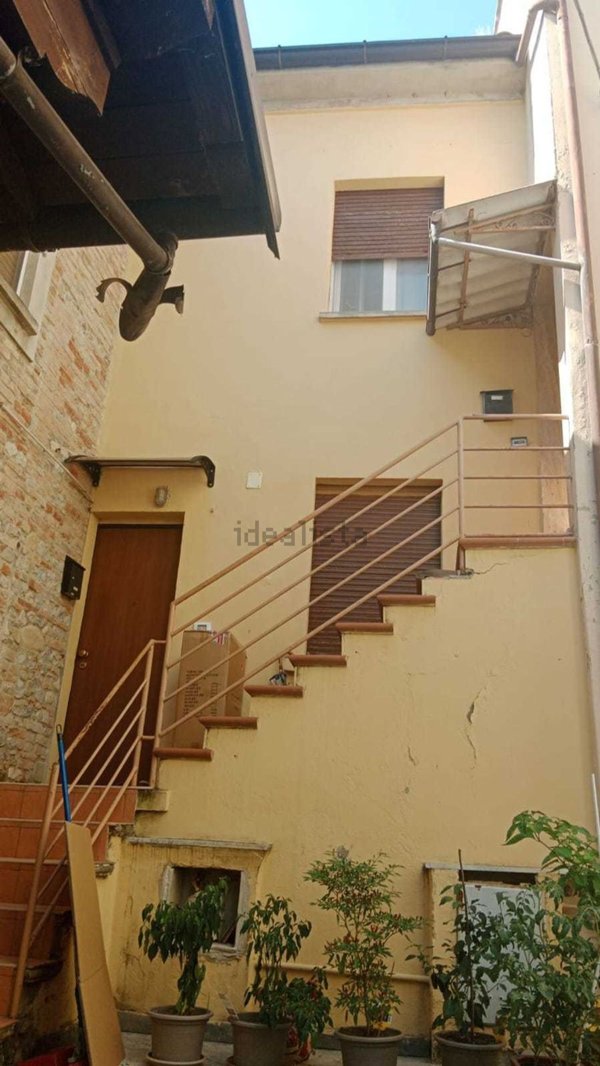 casa indipendente in vendita a Borgonovo Val Tidone in zona Mottaziana