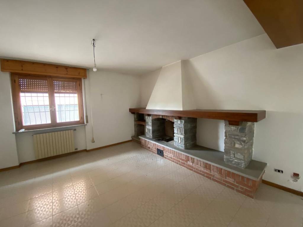 casa indipendente in vendita a Borgonovo Val Tidone