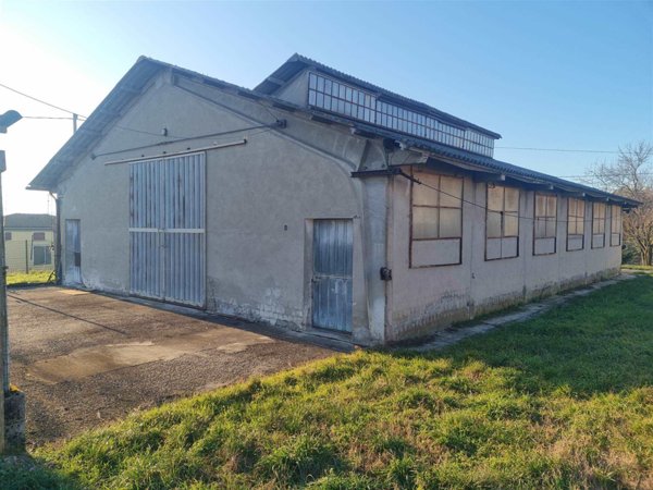 casa indipendente in vendita a Borgonovo Val Tidone in zona Corano