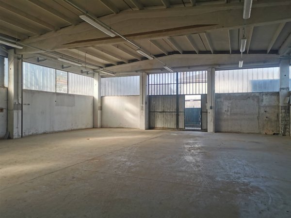 ufficio in vendita a Borgonovo Val Tidone in zona Mottaziana