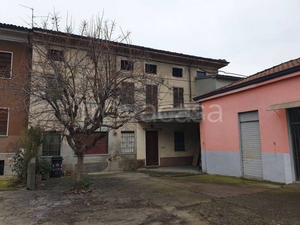 casa indipendente in vendita a Borgonovo Val Tidone