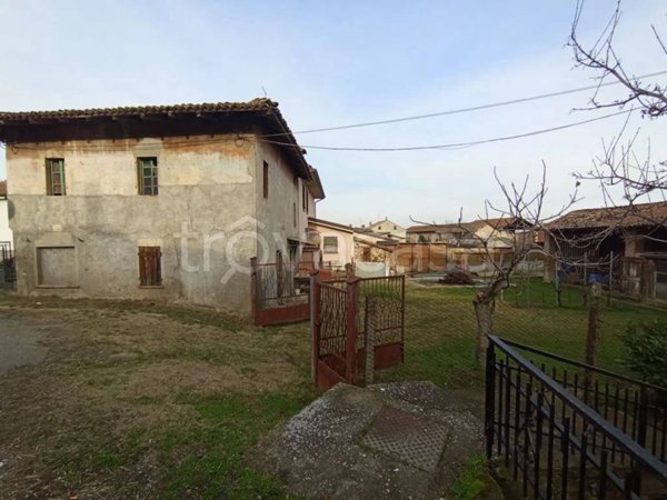 casa indipendente in vendita a Borgonovo Val Tidone