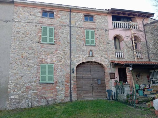 casa indipendente in vendita a Borgonovo Val Tidone