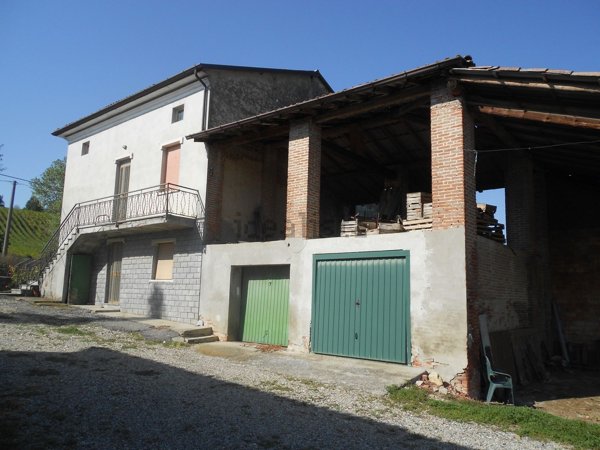 casa indipendente in vendita a Borgonovo Val Tidone