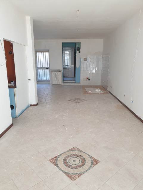 negozio in vendita a Borgonovo Val Tidone