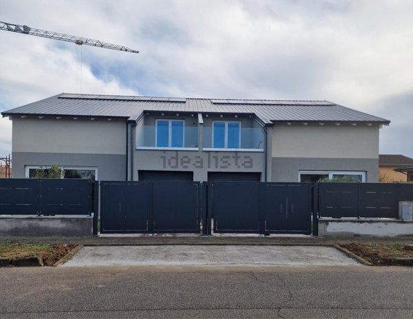 casa indipendente in vendita a Borgonovo Val Tidone