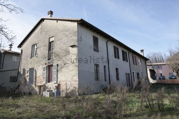 esavano in vendita a Borgonovo Val Tidone