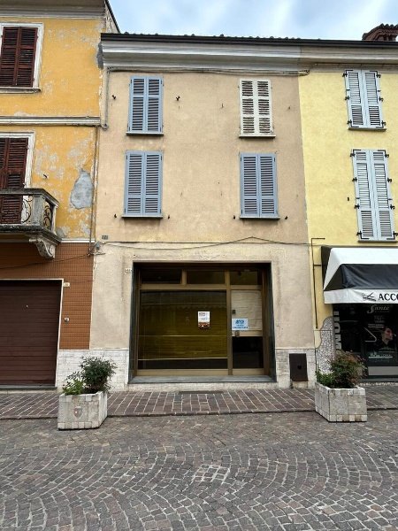 casa indipendente in vendita a Borgonovo Val Tidone