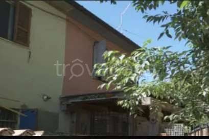 casa indipendente in vendita a Borgonovo Val Tidone