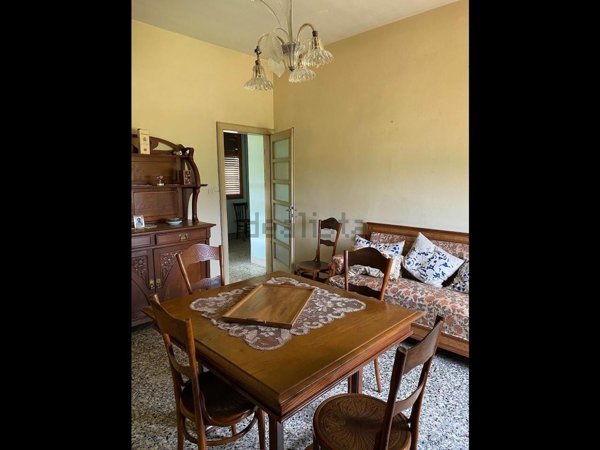 casa indipendente in vendita a Borgonovo Val Tidone