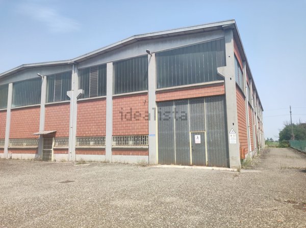 capannone in vendita a Borgonovo Val Tidone