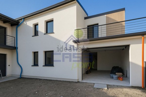 quadrivano in vendita a Borgonovo Val Tidone in zona Mottaziana