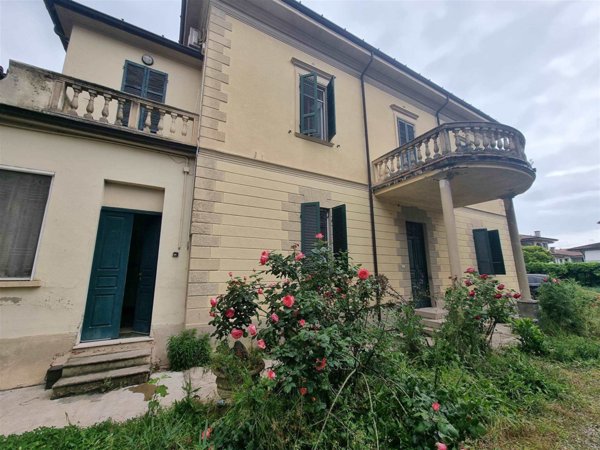 casa indipendente in vendita a Borgonovo Val Tidone