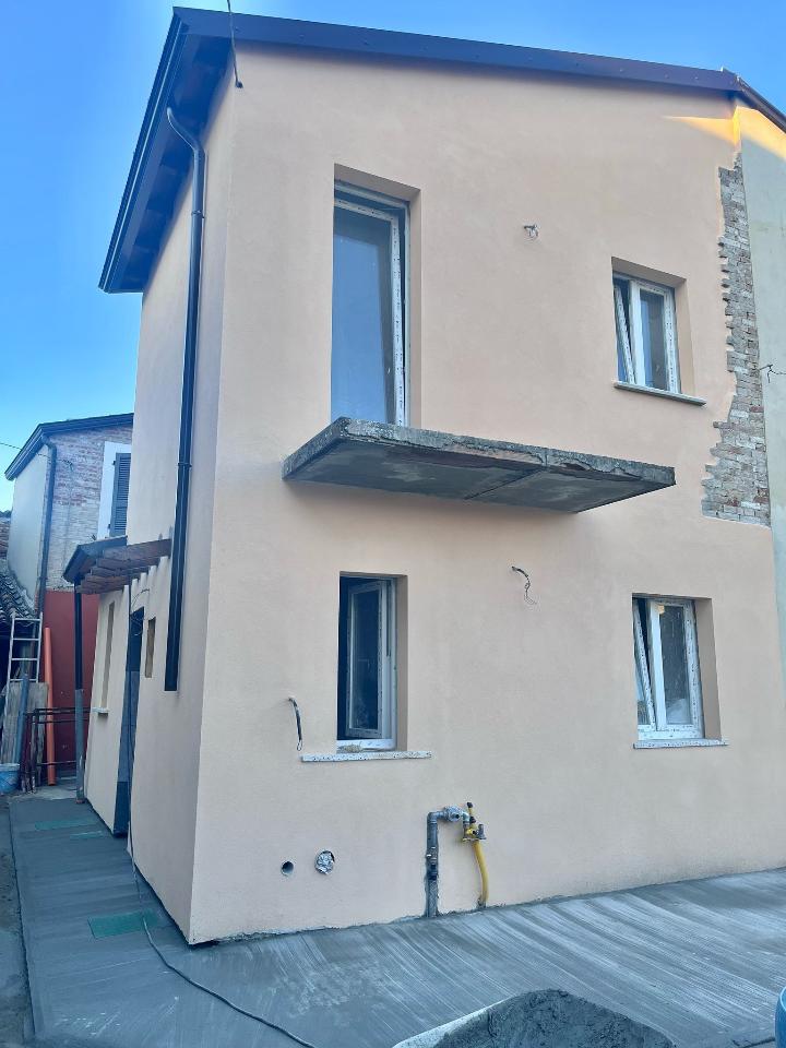 casa indipendente in vendita a Borgonovo Val Tidone in zona Mottaziana