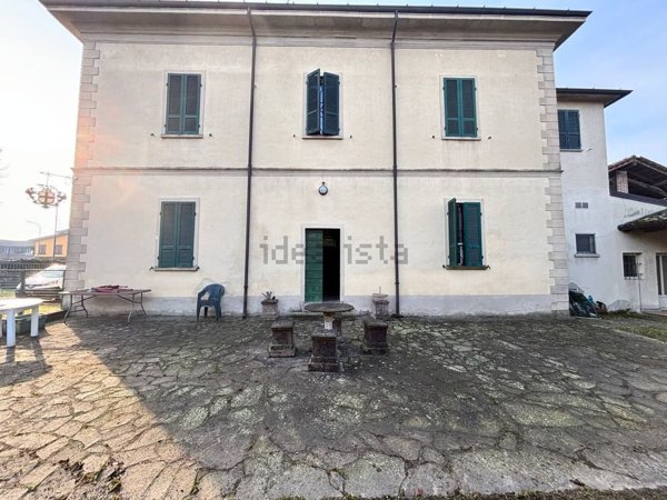 casa indipendente in vendita a Borgonovo Val Tidone
