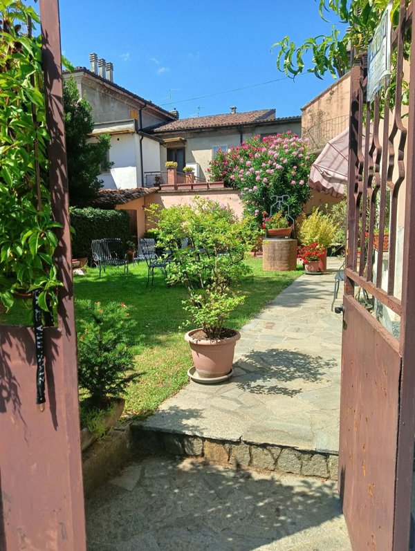 casa semindipendente in vendita a Borgonovo Val Tidone