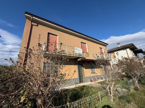 casa indipendente in vendita a Borgonovo Val Tidone