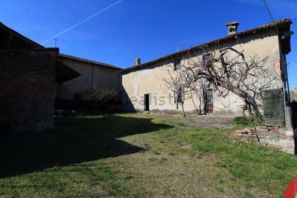 pentavano in vendita a Borgonovo Val Tidone in zona Mottaziana