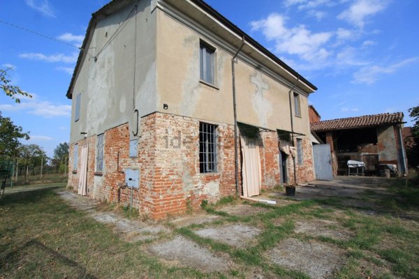 casa indipendente in vendita a Borgonovo Val Tidone