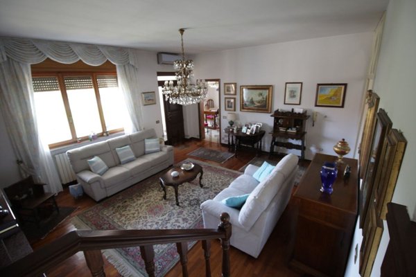 casa indipendente in vendita a Borgonovo Val Tidone