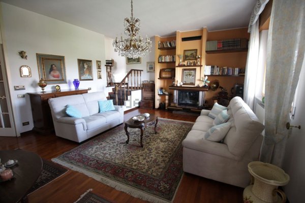 casa indipendente in vendita a Borgonovo Val Tidone