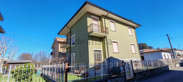 casa indipendente in vendita a Borgonovo Val Tidone