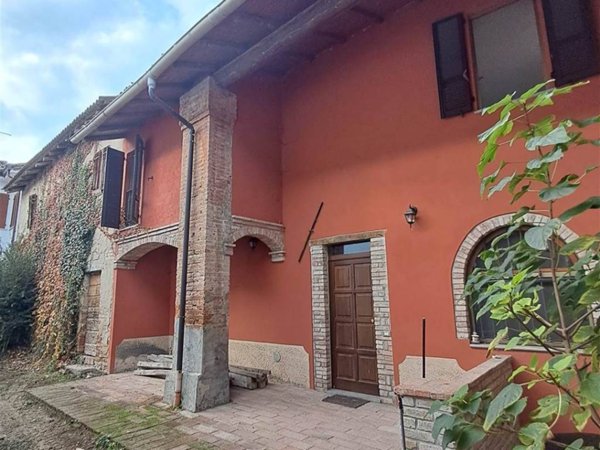 casa semindipendente in vendita a Borgonovo Val Tidone in zona Mottaziana