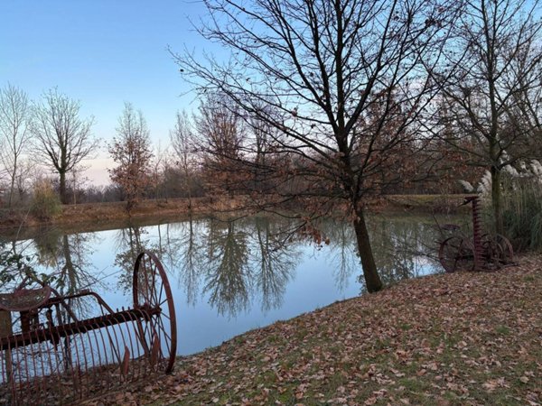 casale in vendita a Borgonovo Val Tidone
