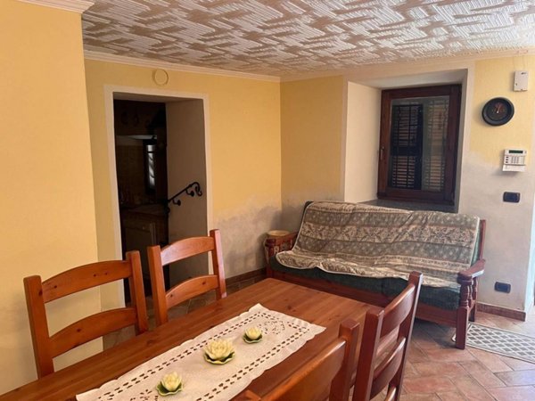 casa indipendente in vendita a Borgonovo Val Tidone in zona Corano