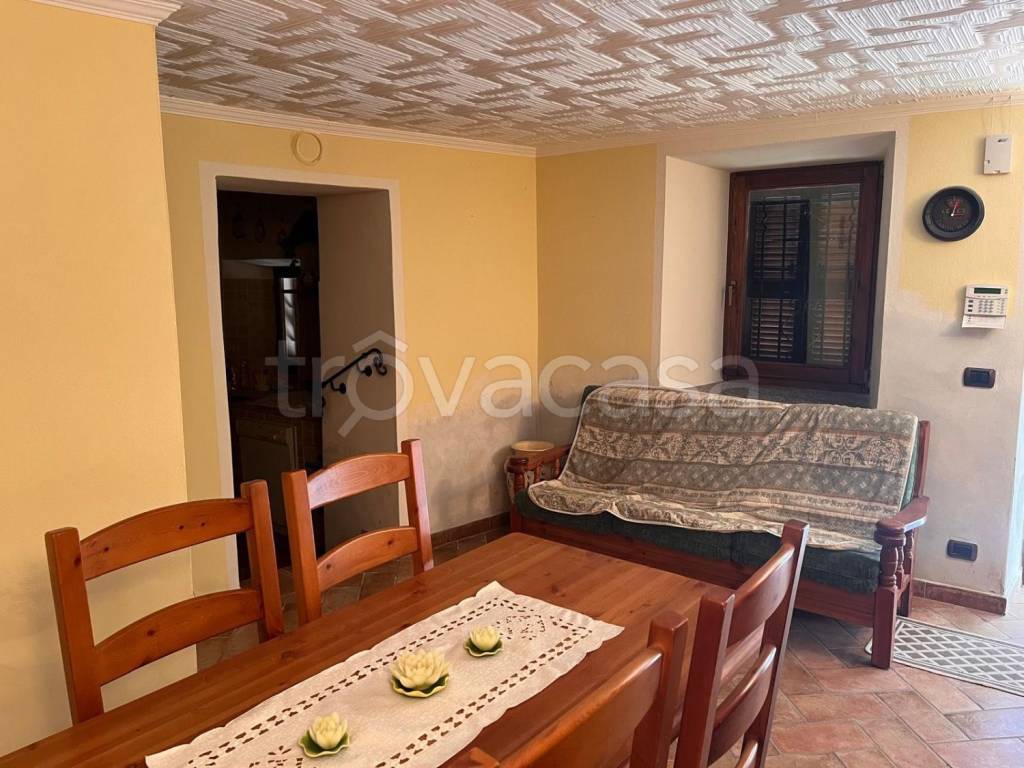 casa indipendente in vendita a Borgonovo Val Tidone in zona Corano