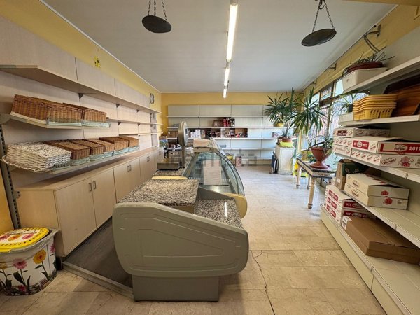 negozio in vendita a Borgonovo Val Tidone