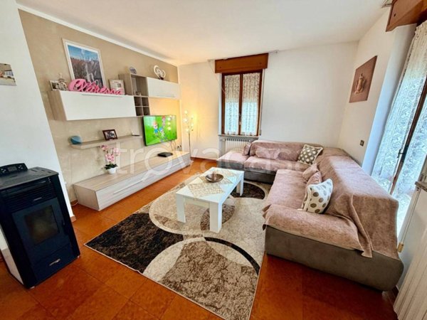 casa indipendente in vendita a Borgonovo Val Tidone