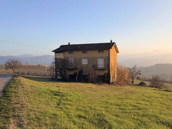 casa indipendente in vendita a Borgonovo Val Tidone in zona Corano