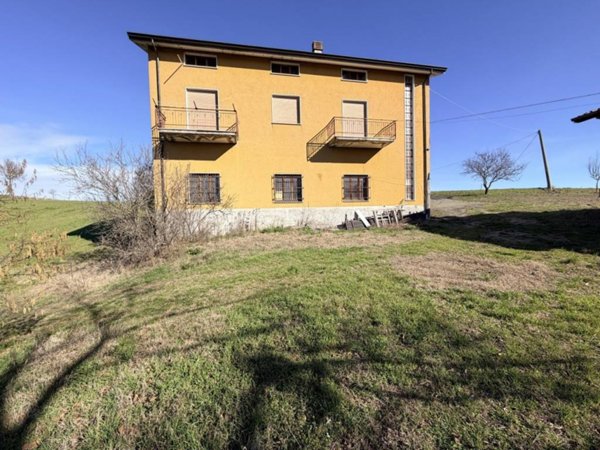 casa indipendente in vendita a Borgonovo Val Tidone in zona Corano