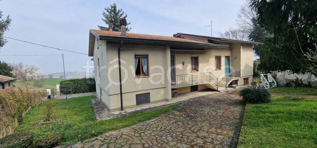 casa indipendente in vendita a Borgonovo Val Tidone in zona Corano