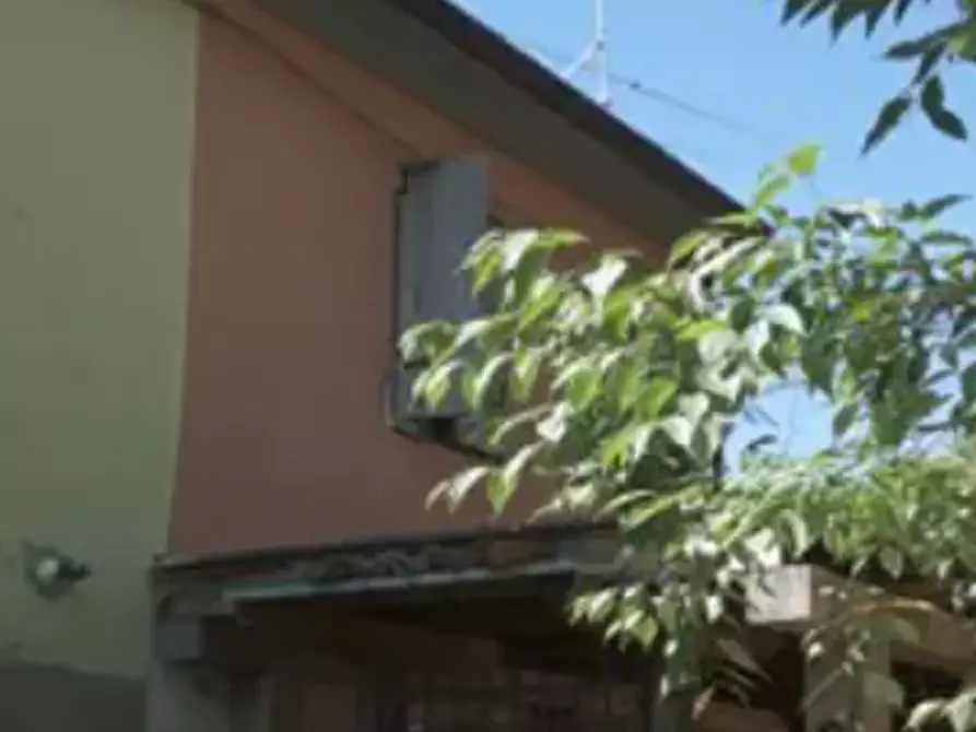 casa indipendente in vendita a Borgonovo Val Tidone in zona Mottaziana
