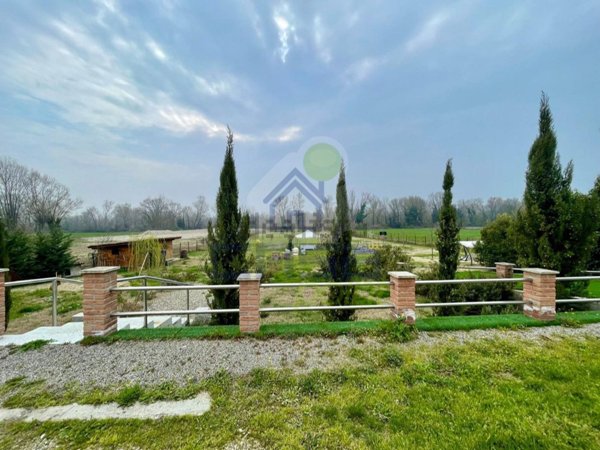 casa indipendente in vendita a Borgonovo Val Tidone in zona Bilegno