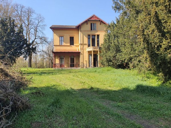 casa indipendente in vendita a Borgonovo Val Tidone