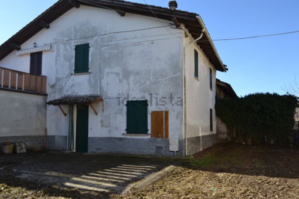 casa indipendente in vendita a Borgonovo Val Tidone in zona Mottaziana