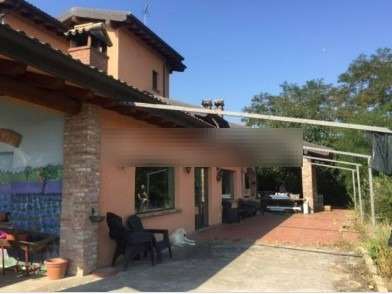 casa indipendente in vendita a Borgonovo Val Tidone