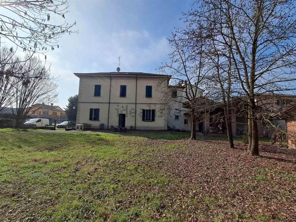 casa indipendente in vendita a Borgonovo Val Tidone